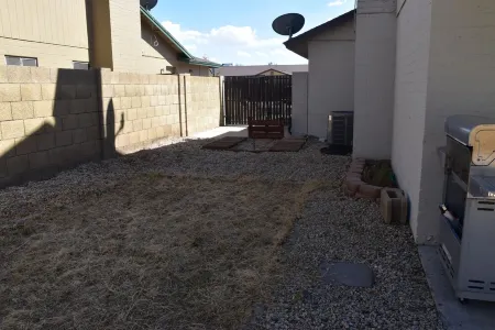 Spacious 4-bedroom house with WiFi, AC in superb Glendale Отели рядом с достопримечательностью «Университет Аризона Крисчен»