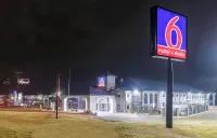 Motel 6 Brenham, TX