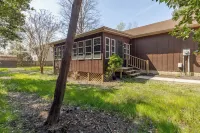 Large Family House 15min to Base Отели рядом с достопримечательностью «Суперцентр Уолмарт»