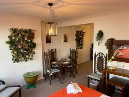 "The Caribbean" Seafront Apartment Отели рядом с достопримечательностью «Нешнел Траст - Берлинг Гэп энд Севен Систерс»