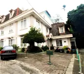 RedDoorz Plus near Parahyangan University