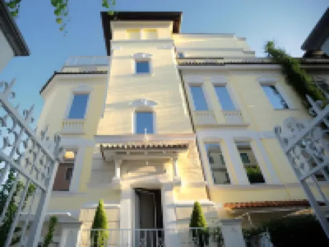 هوتل فيلا دوز Hotels near باريولي