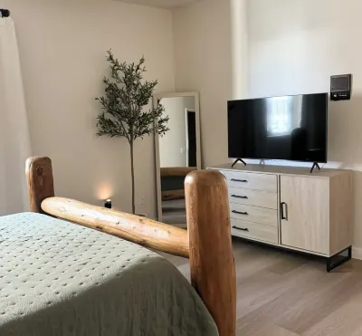 The Hillside Hacienda located in the heart of Yuma. Hospital Nearby. Các khách sạn gần Carver Park