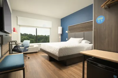 Tru by Hilton Atlanta NW Kennesaw Hotels near Mountasia