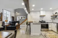 Apartment on Broadway St - K Hotels in Sugarcreek