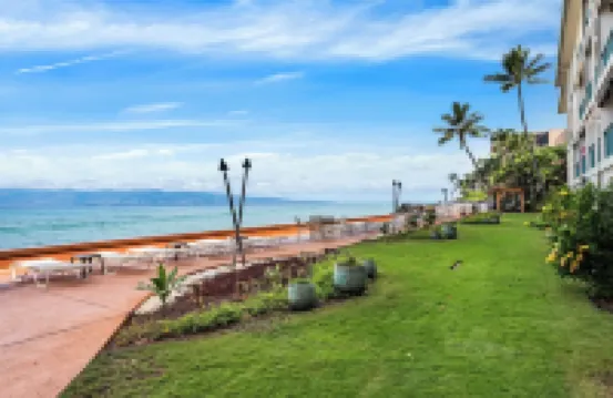 Stunning Modern 3BD West Maui Oceanfront Gem! AC, WIFI, baby & beach gear