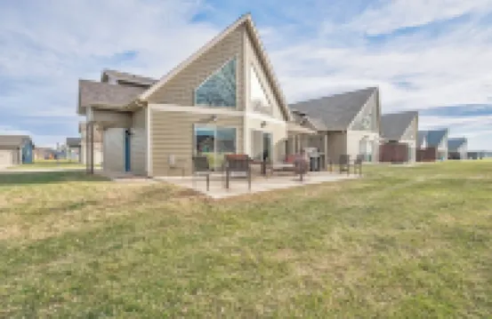 3-bedroom Cabin 13 in Bridges Bay, with on site eating and in/outdoor pool.