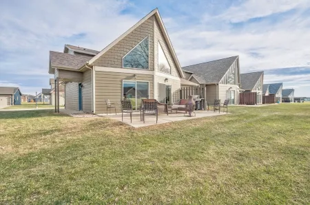 3-bedroom Cabin 13 in Bridges Bay, with on site eating and in/outdoor pool.