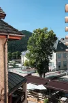 Right in the center of the village! Ideal for a couple