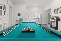 Gorgeous Lake House with Game Room featuring Breath-taking Views of Norfolk Lake