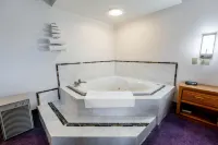 Chesaning INN & Suites Hotels in Chesaning Township