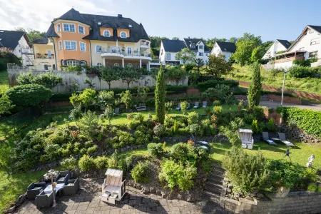 Hotel Pistono Отели в г. Майен-Кобленц