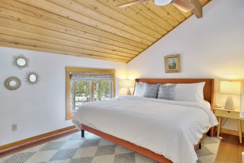 Luxe Family Retreat• Heated Pool, Hot Tub, Near Beach• Perfect Year Round Space Hotels in Berrien County