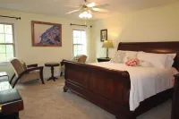 Cheerful 4-bedroom residential home Hotel in zona Brenau University