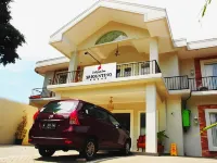Noola Inn Hotel Bogor Hotels near Kencana Park