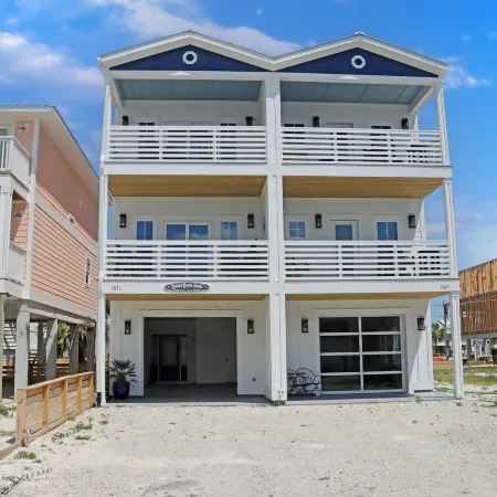 Biggie's Beach House