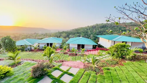 Cashew Leaf Resort, Goa Hotels in Niravade