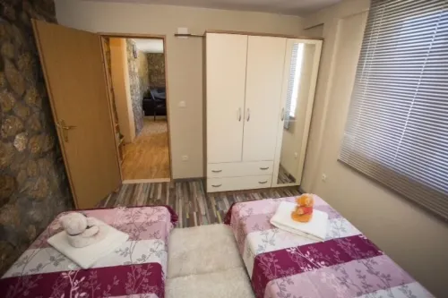 Apartment Any