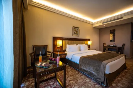 Lancaster Suites Raouche Отели рядом с достопримечательностью «Pigeon Rocks»