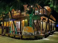 Detour Beach View Hotel in zona Kandolhu Maldives
