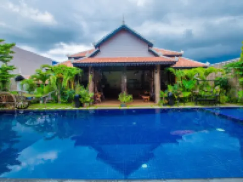 Moloppor Villa Hotels in Battambang