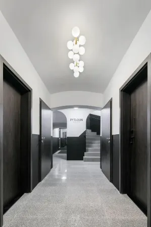 Pytloun Flat Hotel Отели рядом с достопримечательностью «DinoPark Liberec Plaza»