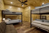 Bear Tracks Lodge 4 Bedroom Cabin by RedAwning