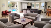 Sunny Bay Hotel - Pet friendly