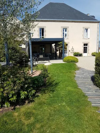 Gite - Studios Marie Barrault Отели в г. Сент-Сесиль