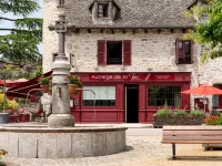 Demeures & Châteaux Auberge de la Tour - Hôtel & Restaurants - Marcolès Auvergne โรงแรมในคานทัล