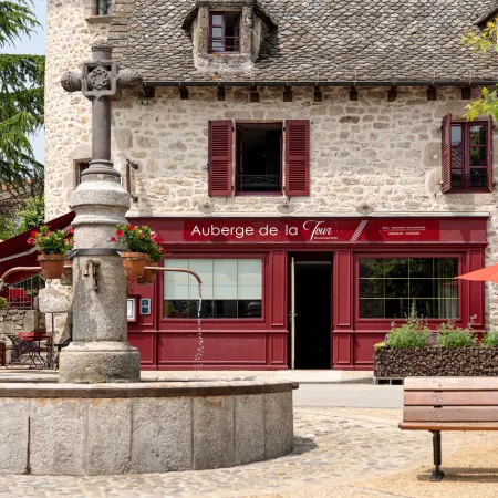 Demeures & Châteaux Auberge de la Tour - Hôtel & Restaurants - Marcolès Auvergne