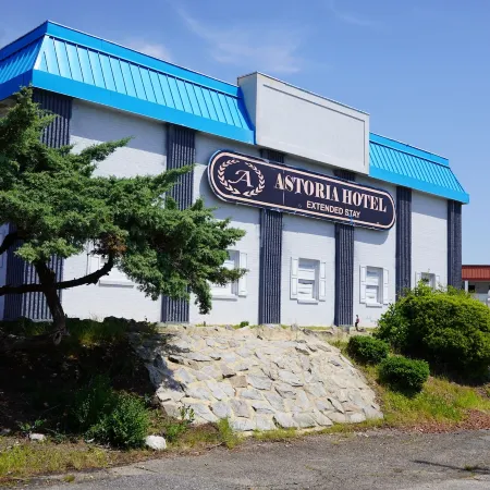Astoria Hotel West