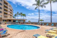Upscale Oceanfront Penthouse Vistas - 수영장