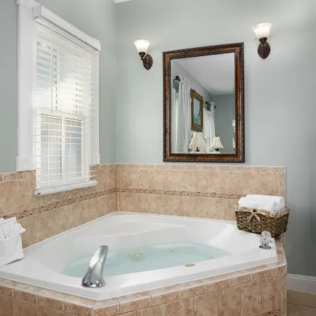 Bayfront Westcott House Bed & Breakfast