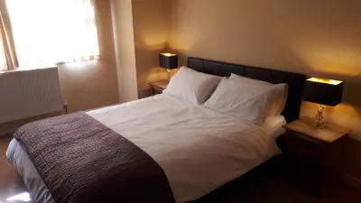 Picturesque Area Cosy Beds Netflix Hotels near St Peter's Church, Plemstall