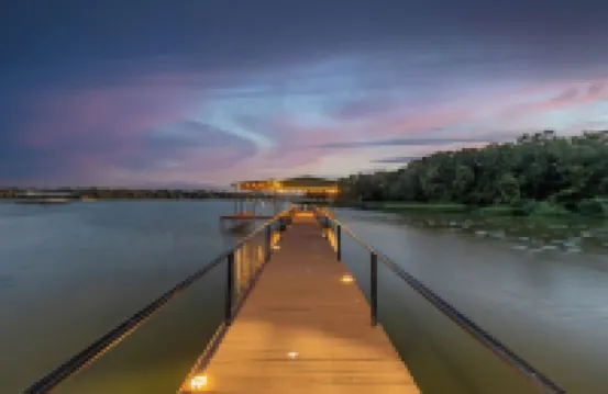 Cozy Lakefront Serenity-Dock & Boatlift, Firepit & Fish