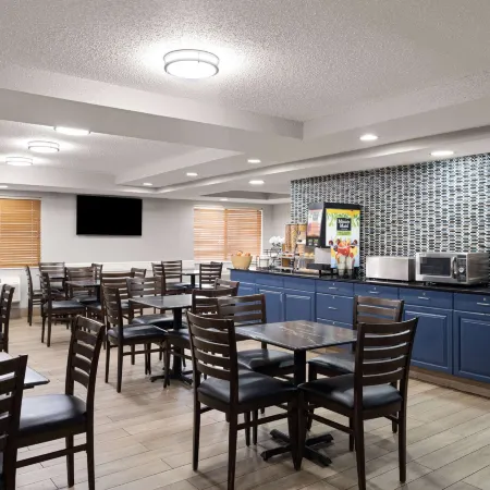 AmericInn by Wyndham Shakopee Near Canterbury Park