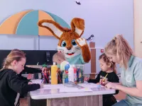 Detached Well-Kept Villa with Garden, Near the Beach