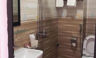 Phuoc Thinh Hostel HN - by Bay Luxury