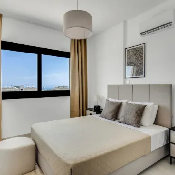 Sanders Elgio - Delightful 2-Bdr Apt with Balcony