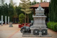 Poojaris Niranthara Kabini Hotels in Mysuru