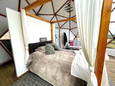 Glamping Spa con vista embalse de Tominé Hôtels à : Guasca