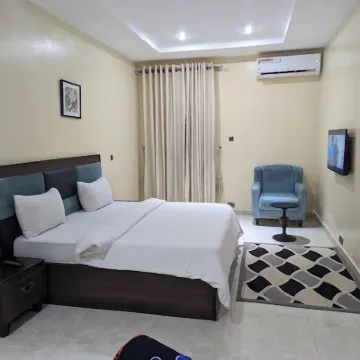 Celebrity Hotels Hotels near Charismatic Renaissance International Church Inc.