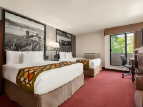 クオリティ イン & スイーツ バーノンのホテル