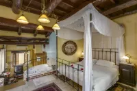 Ifigenia Lux Maisonette in Oldtown and Villas in Theriso Vilage 14 km Outside of Chania