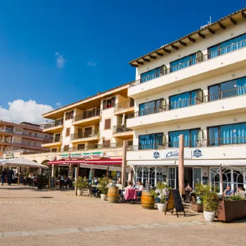 Hostal Port Corona