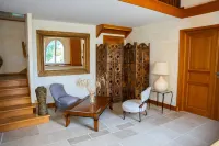 Château de Lussac Hotels in Coutras