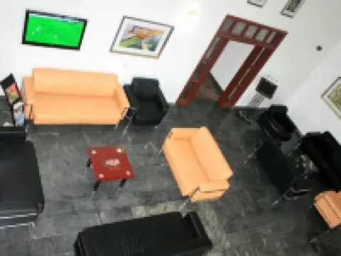 โรงแรมปริญญ์วิลล์ โรงแรมในแคละบาร์