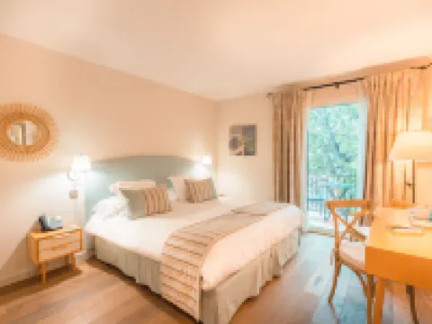 Hotel Spa & Restaurant Cantemerle Hotels in Vence