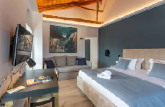 Camara Suites